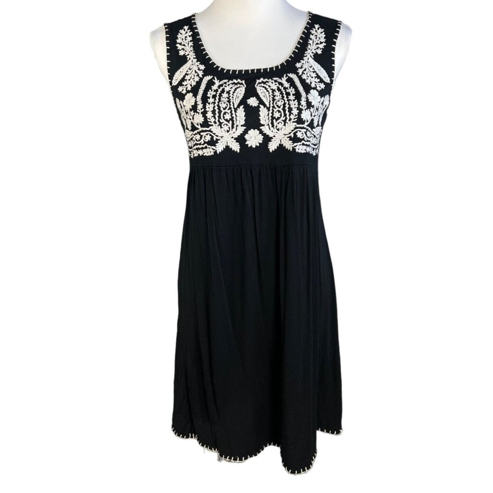 Design History Sleeveless Embroidered Dress Size M